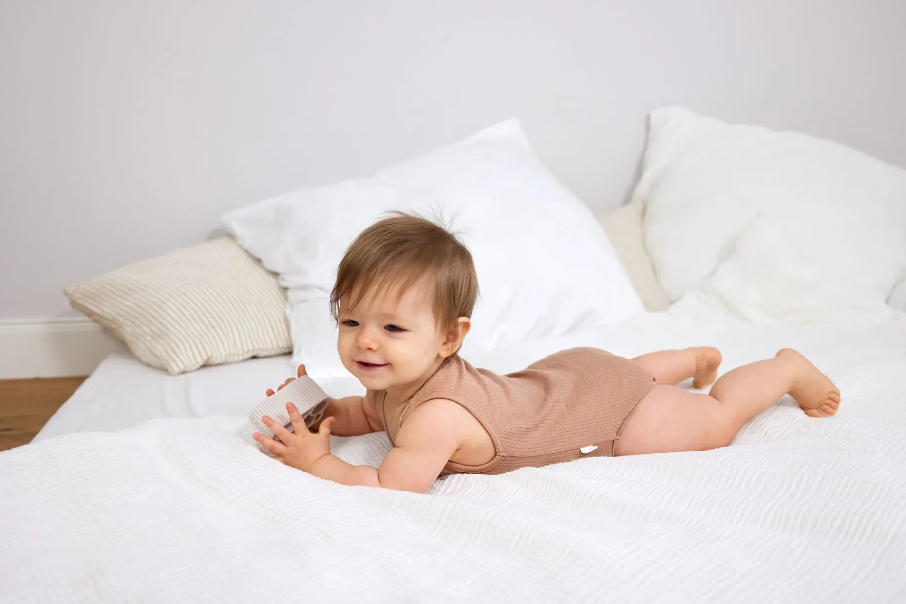 Baby Body - Ärmellos gerippt, Hellbraun