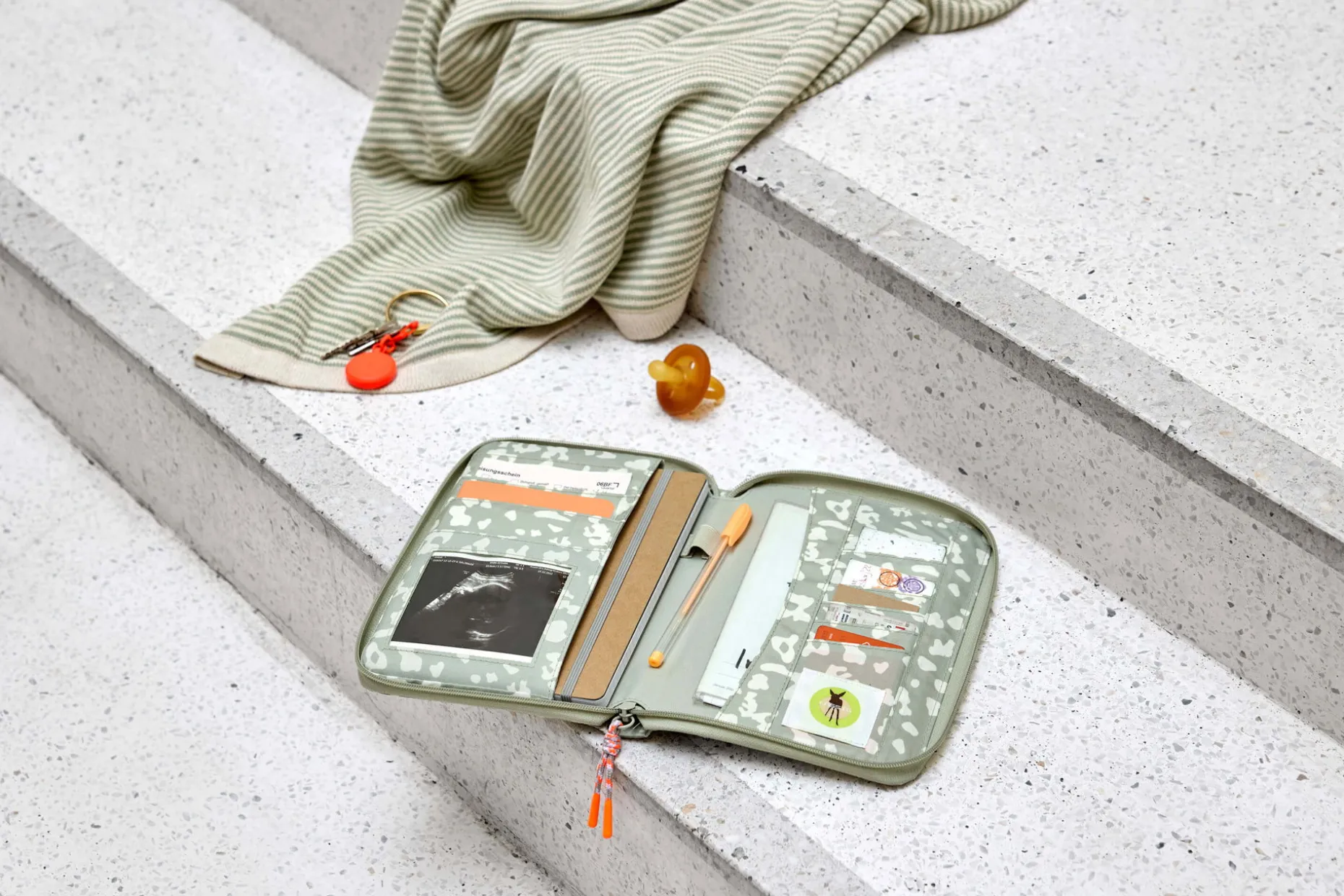 Mutterpasshülle - Leo, Light Khaki