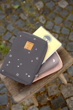 Mutterpasshülle mit Reißverschluss - Universe Anthracite, Anthrazit